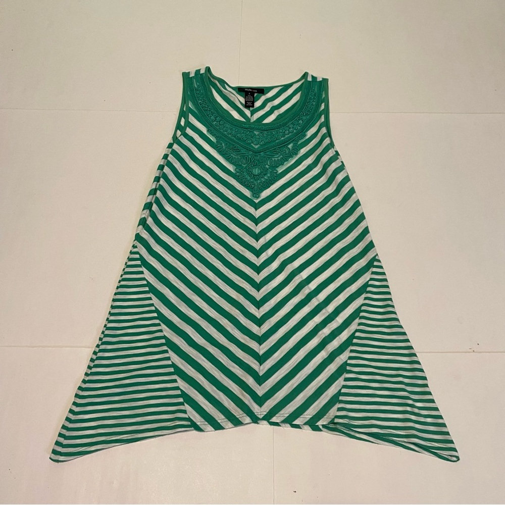 ⭐️Style & Co green & white top size small